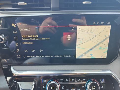 New 2026 GMC Sierra 2500 Denali w/ Denali Reserve Package image 15