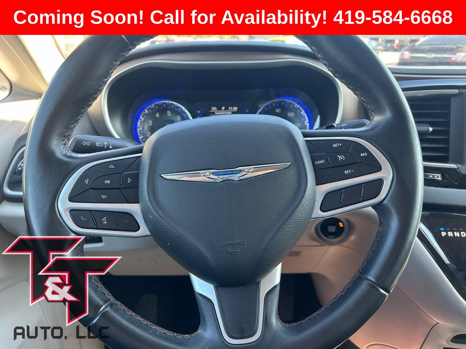 Used 2018 Chrysler Pacifica Touring-L FWD image 10