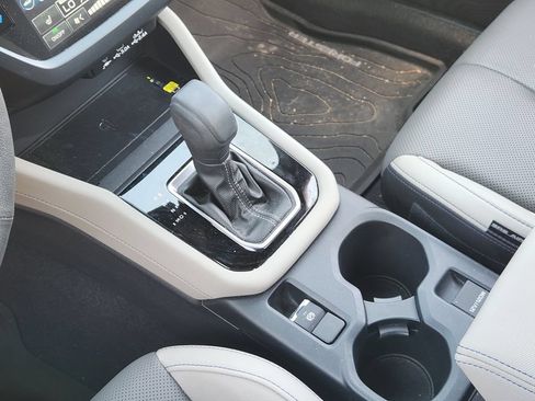 Used 2025 Subaru Forester Limited AWD/4WD image 17