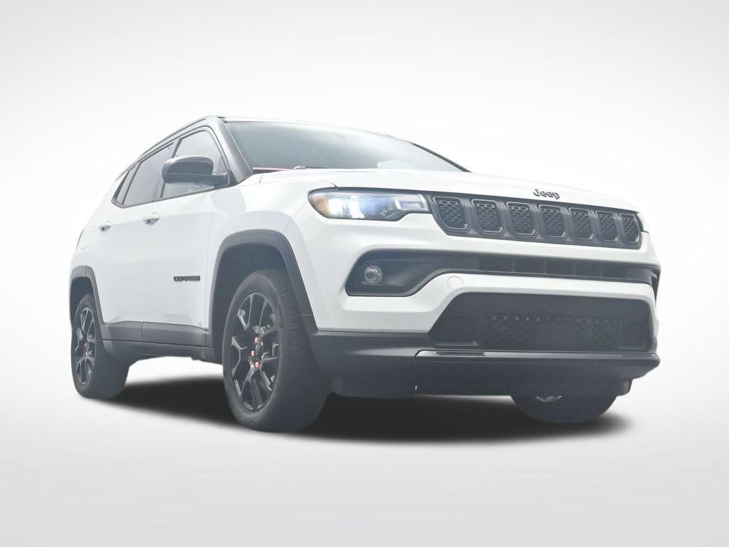 Used 2023 Jeep Compass Latitude AWD/4WD image 32