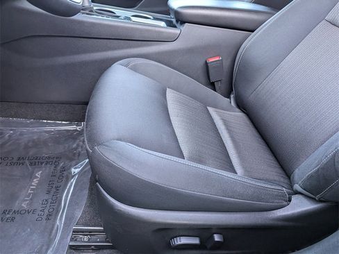 Used 2024 Nissan Altima 2.5 SV image 14