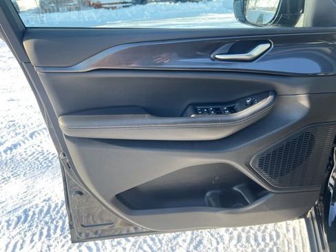 Used 2023 Jeep Grand Cherokee Altitude image 25