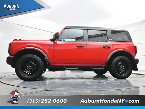 Used 2023 Ford Bronco Black Diamond image 19