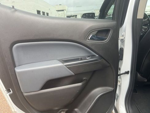 Used 2017 Chevrolet Colorado Z71 image 43