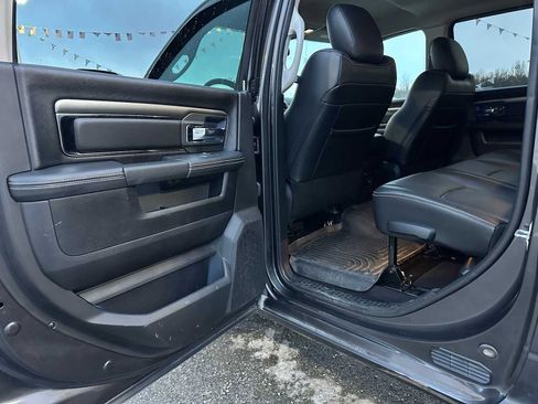 Used 2018 RAM 2500 Laramie w/ Sport Appearance Group image 15