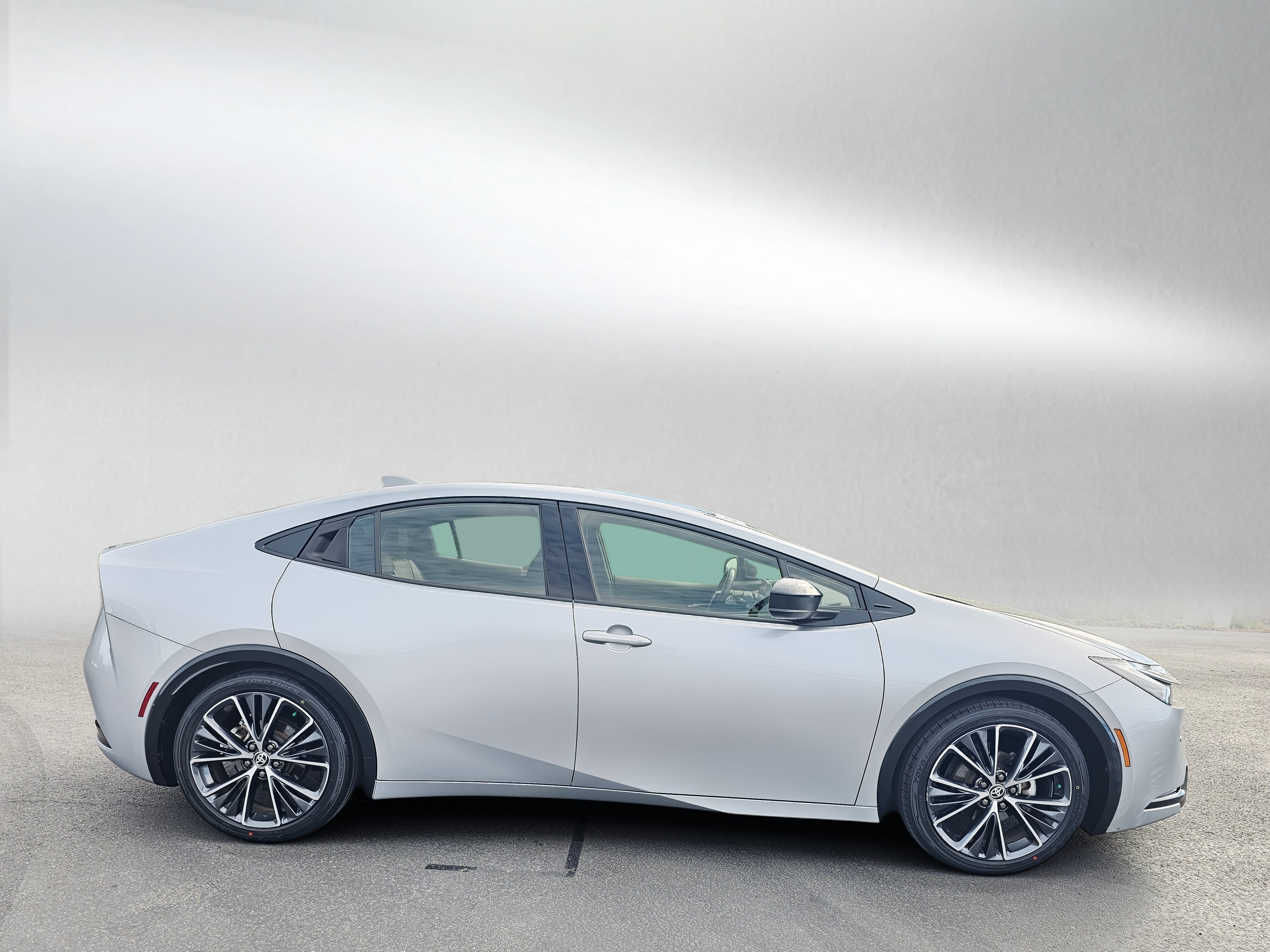 Certified 2024 Toyota Prius XLE FWD image 6