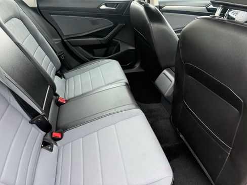 Used 2025 Volkswagen Jetta SE FWD image 29