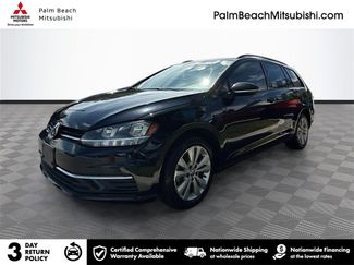Used 2019 Volkswagen Golf S image 1