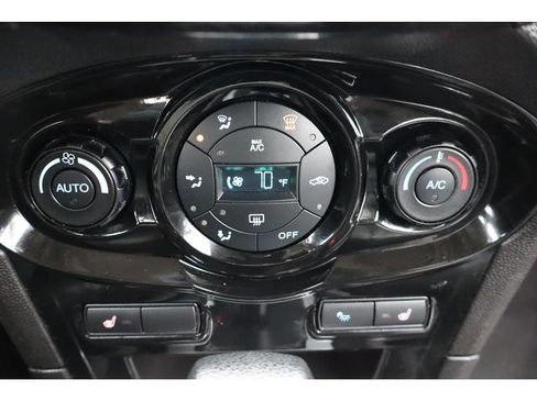 Used 2017 Ford Fiesta Titanium image 14