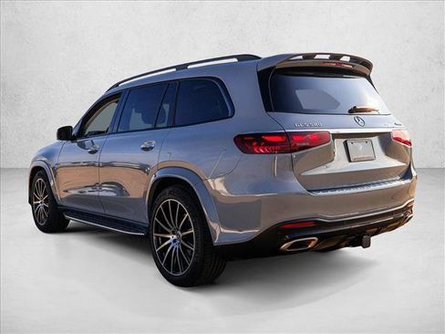 Used 2024 Mercedes-Benz GLS 580 4MATIC image 7