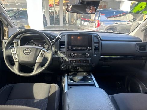 Used 2024 Nissan Titan SV w/ SV Convenience Package image 13