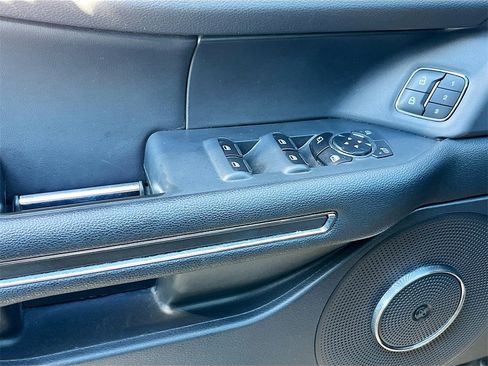 Used 2023 Ford Expedition Limited image 18