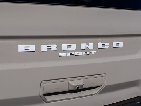 Used 2025 Ford Bronco Sport Badlands image 11