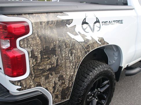 Used 2024 Chevrolet Silverado 1500 Custom Trail Boss w/ Realtree Special Edition AWD/4WD image 12