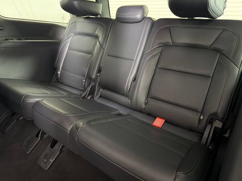 Used 2025 Lincoln Navigator Reserve AWD/4WD image 19