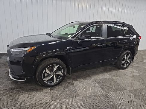 Used 2022 Toyota RAV4 SE w/ Weather & Moonroof Package AWD/4WD image 6