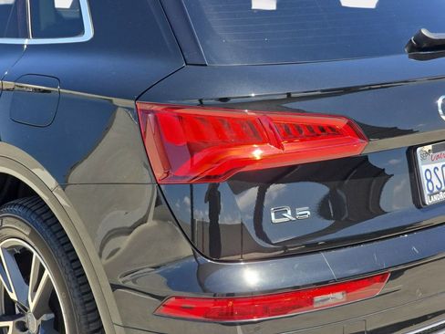 Used 2020 Audi Q5 e Premium Plus w/ Premium Plus Package AWD/4WD image 38