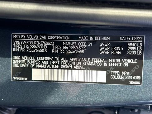 Used 2022 Volvo XC40 P8 Recharge Plus image 16