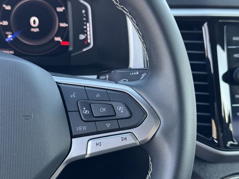 Used 2022 Volkswagen Atlas Cross Sport SE w/ Panoramic Sunroof Package FWD image 23