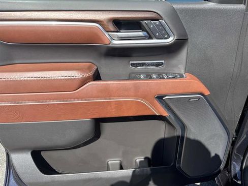 Used 2024 GMC Sierra 1500 Denali Ultimate image 8