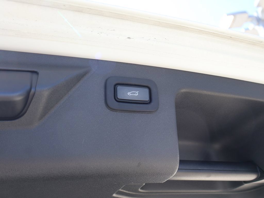 Used 2022 Land Rover Discovery Sport S R-Dynamic AWD/4WD image 15