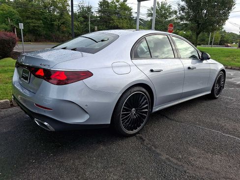 Used 2024 Mercedes-Benz E 350 4MATIC Sedan image 5