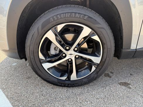 New 2026 Chevrolet Trax RS w/ Sunroof Package FWD image 9