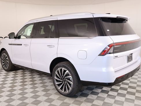 New 2026 Lincoln Navigator Black Label AWD/4WD image 24