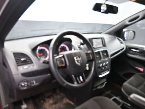 Used 2018 Dodge Grand Caravan SE image 15