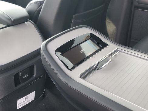 New 2026 Lincoln Navigator L Reserve AWD/4WD image 29
