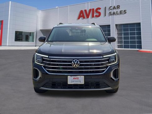 Used 2025 Volkswagen Atlas SE FWD image 2