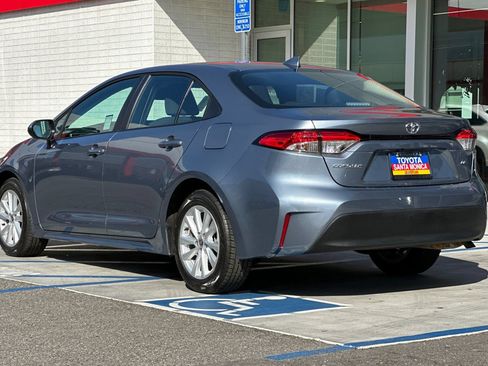 Used 2026 Toyota Corolla LE w/ LE Premium Package FWD image 6