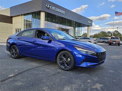 Certified 2023 Hyundai Elantra SEL w/ Preferred Accessory Package