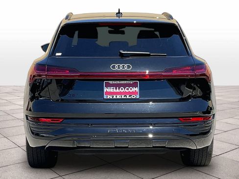 Certified 2024 Audi Q8 e-tron Premium Plus w/ Premium Plus Package AWD/4WD image 7