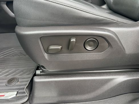 Used 2023 Chevrolet Silverado 1500 LTZ image 19