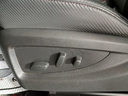 Used 2016 GMC Sierra 2500 SLT w/ Duramax Plus Package image 18