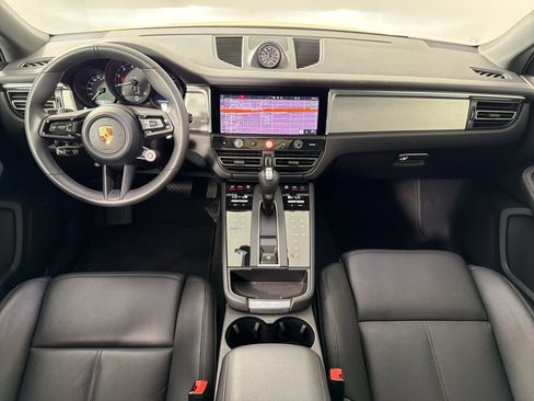 Certified 2026 Porsche Macan image 17