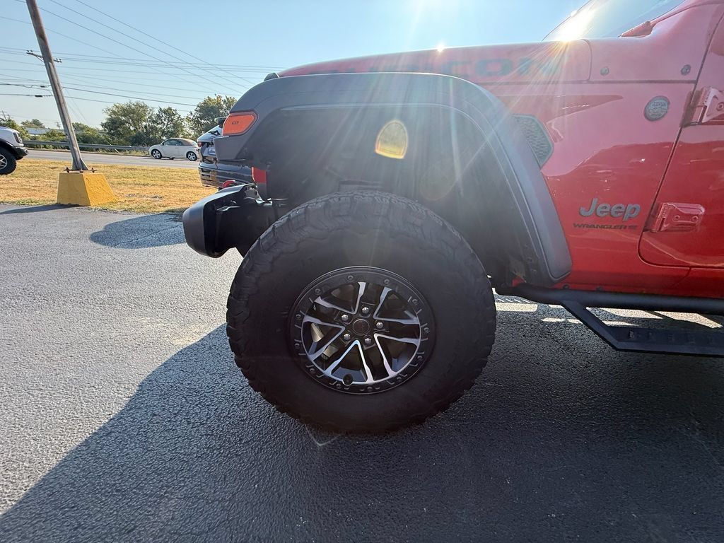 Used 2025 Jeep Wrangler Unlimited Rubicon w/ XTREMEE 35" Tire Package AWD/4WD image 10