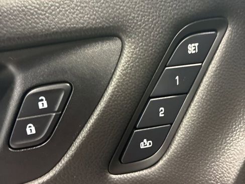 Used 2017 Buick Envision Essence AWD/4WD image 21