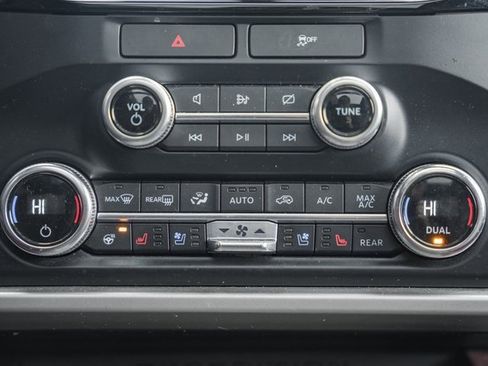 Used 2022 Ford Expedition Max Limited image 31