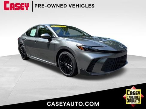 Used 2026 Toyota Camry SE FWD image 1