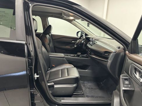 Used 2023 Nissan Rogue SV w/ SV Premium B Package AWD/4WD image 39