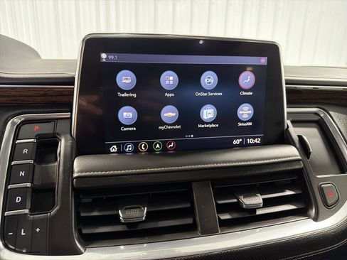 Used 2021 Chevrolet Suburban Premier w/ Premium Package image 31