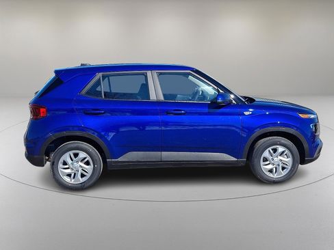 New 2026 Hyundai Venue SE image 8
