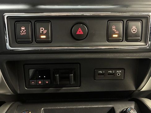 Used 2019 Nissan Titan PRO-4X w/ Pro-4x Convenience Package image 21