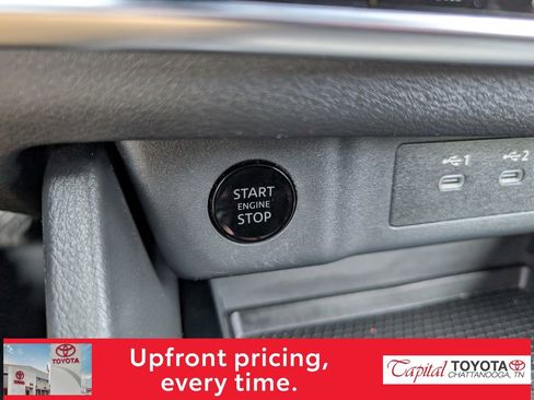 Used 2024 Nissan Rogue SV image 21