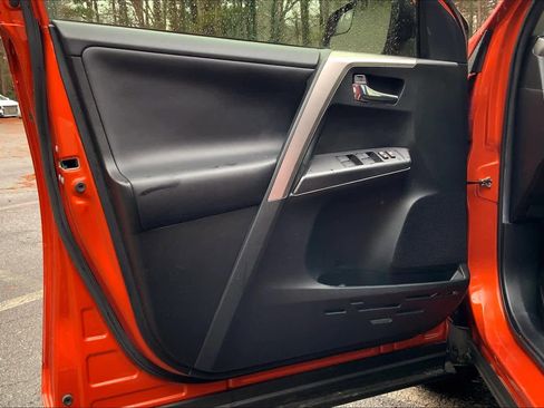 Used 2016 Toyota RAV4 XLE image 21