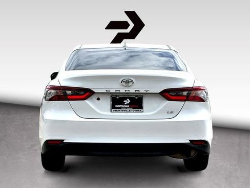 Used 2021 Toyota Camry LE FWD image 7