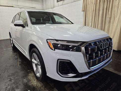 Certified 2025 Audi Q7 3.0T Premium w/ Convenience Package image 5