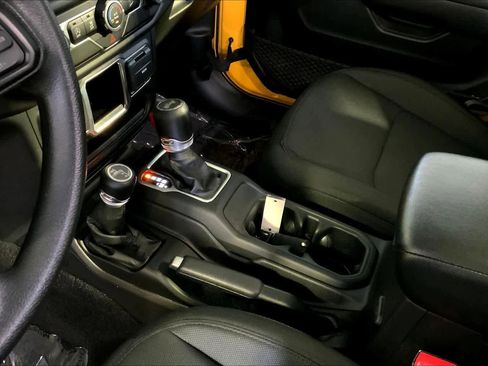 Used 2021 Jeep Wrangler Sport image 17